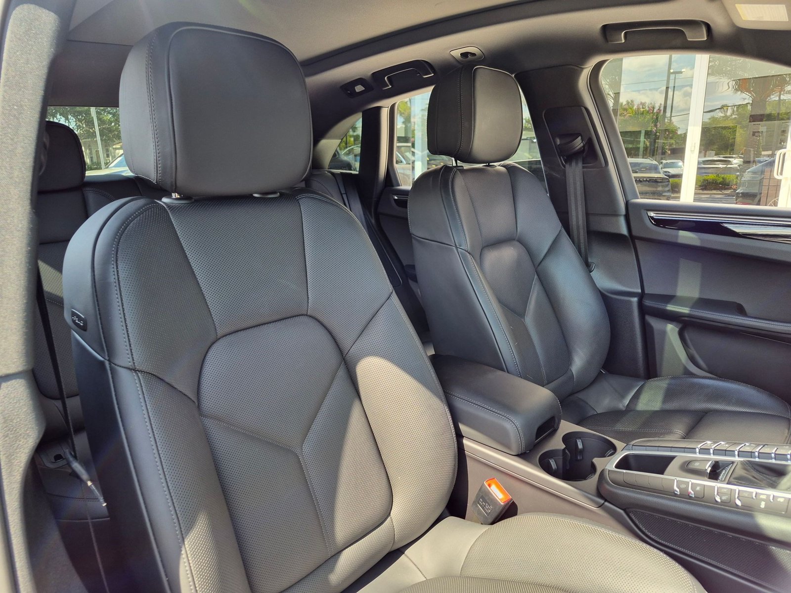 Certified 2020 Porsche Macan S AWD/4WD image 26