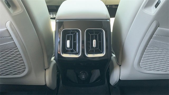 Used 2025 Kia Sorento SX image 32