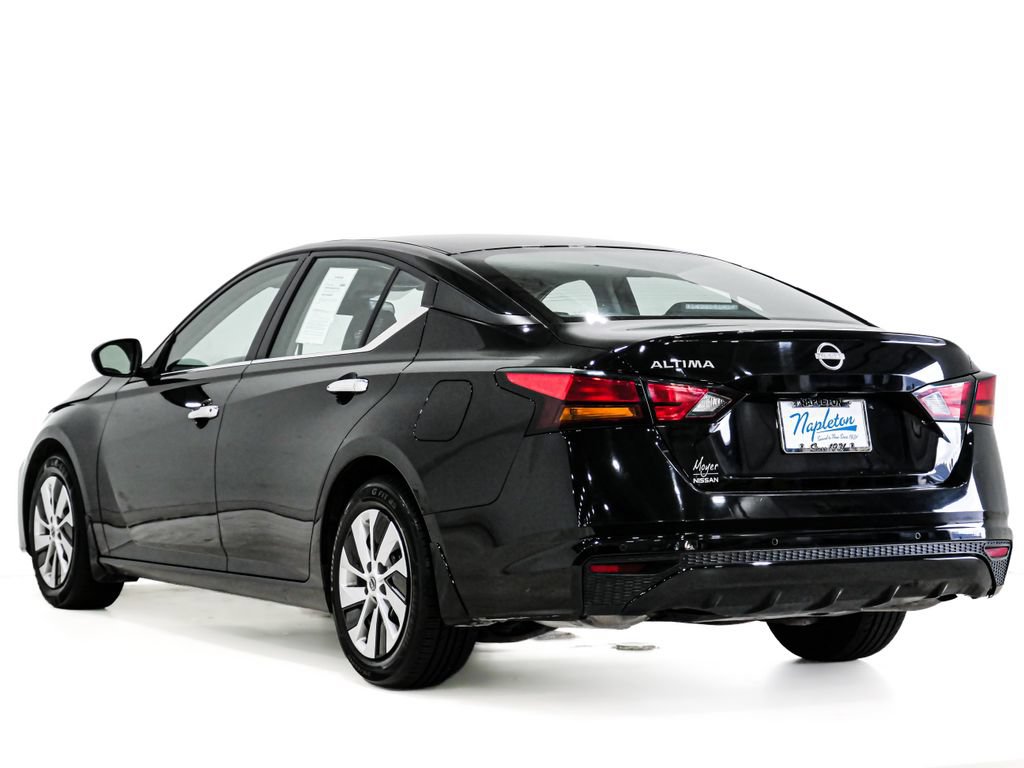 Used 2024 Nissan Altima 2.5 S FWD image 8