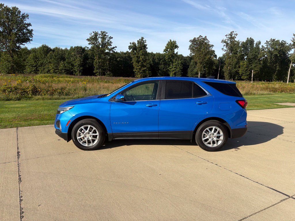 Used 2024 Chevrolet Equinox LT w/ LPO, Floor Liner Package FWD image 3