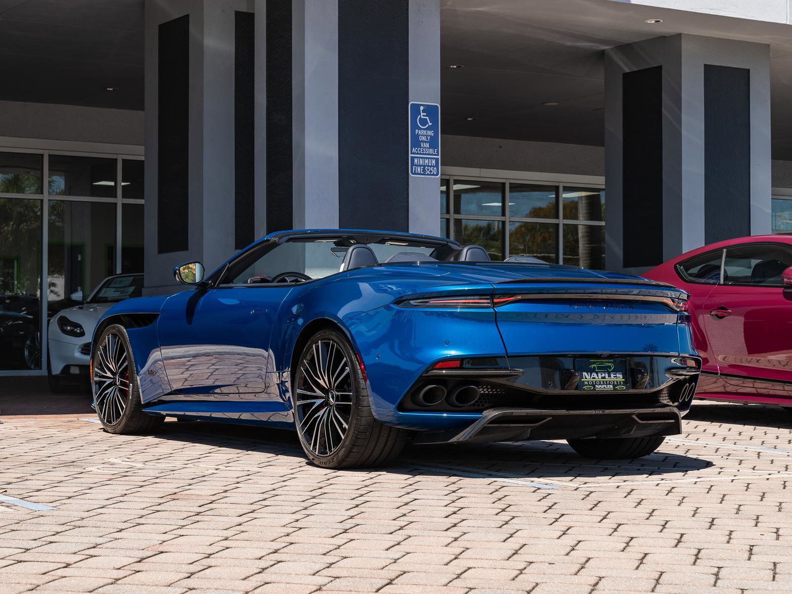 Used 2022 Aston Martin DBS Superleggera Volante image 36