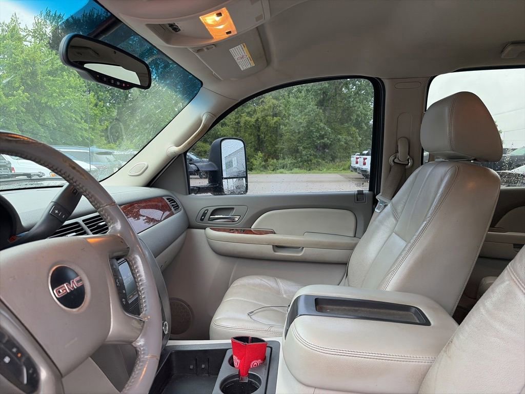 Used 2009 GMC Sierra 3500 SLT w/ SLT Convenience Package AWD/4WD image 16