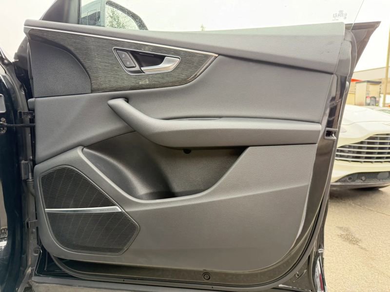 Used 2020 Audi Q8 Premium Plus w/ Premium Plus Package image 30