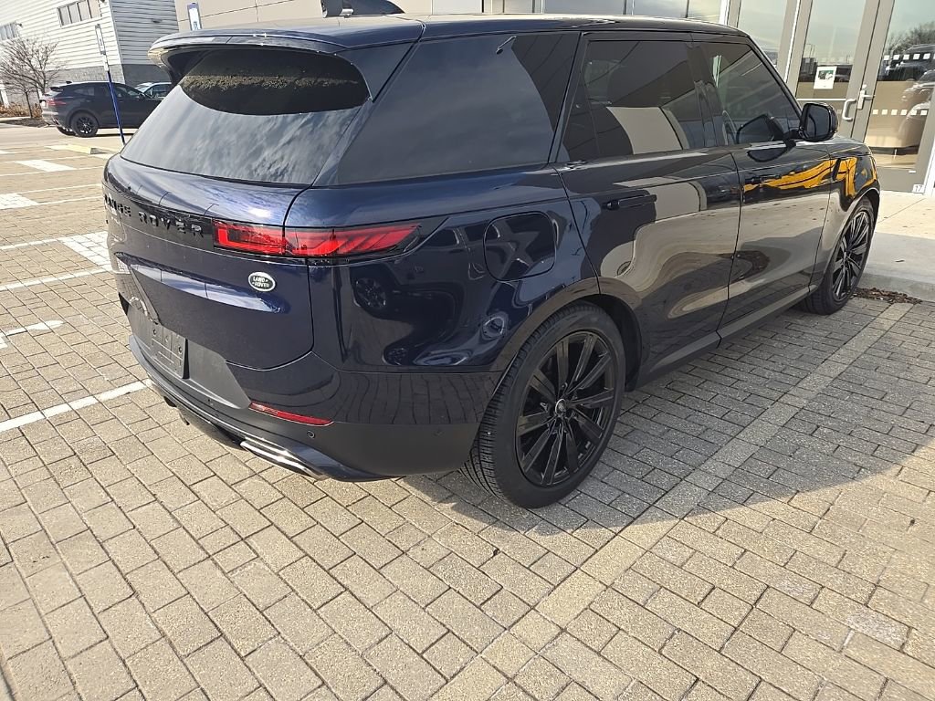 Used 2023 Land Rover Range Rover Sport SE image 5