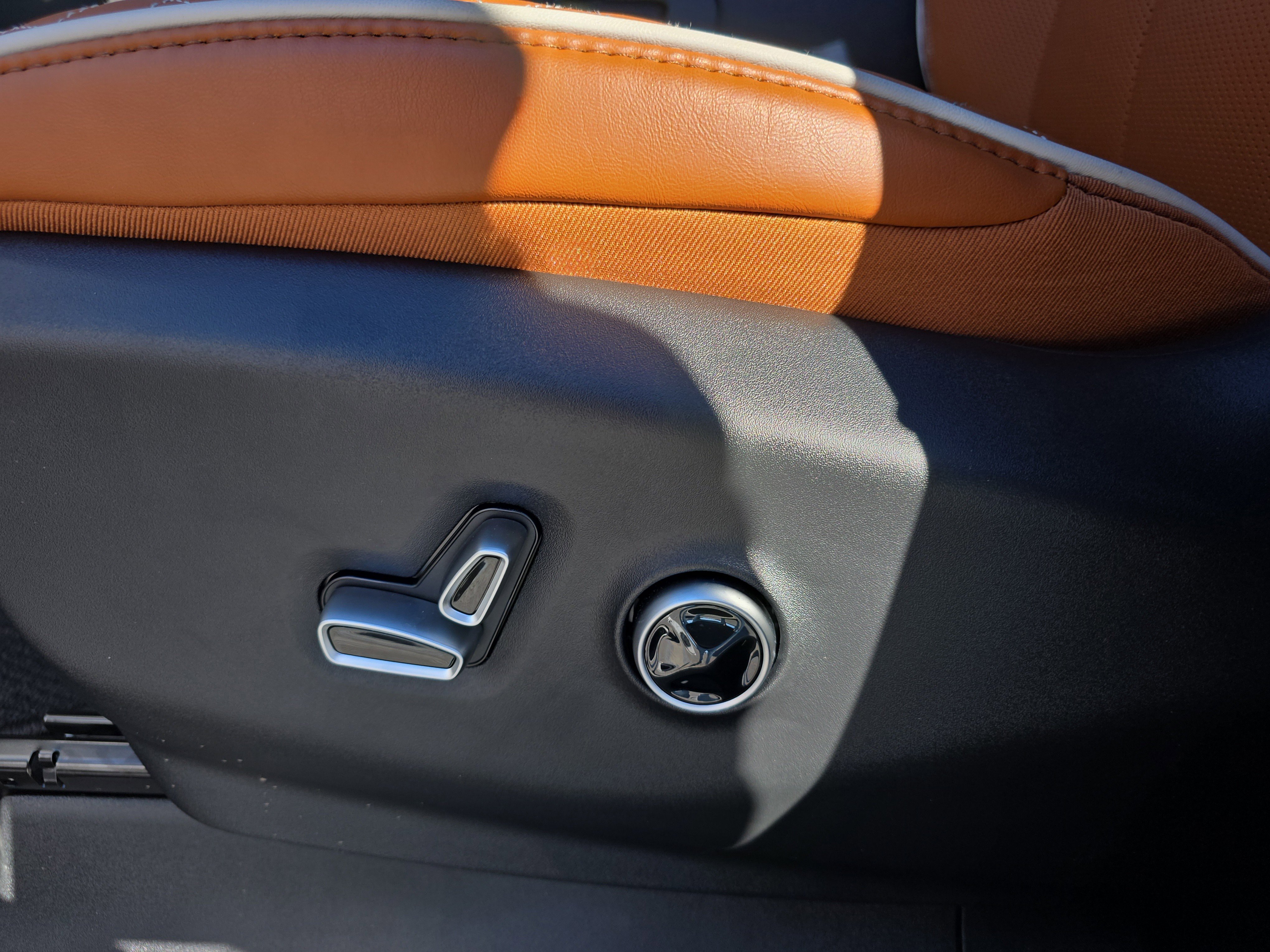 New 2026 Chrysler Pacifica Pinnacle image 14