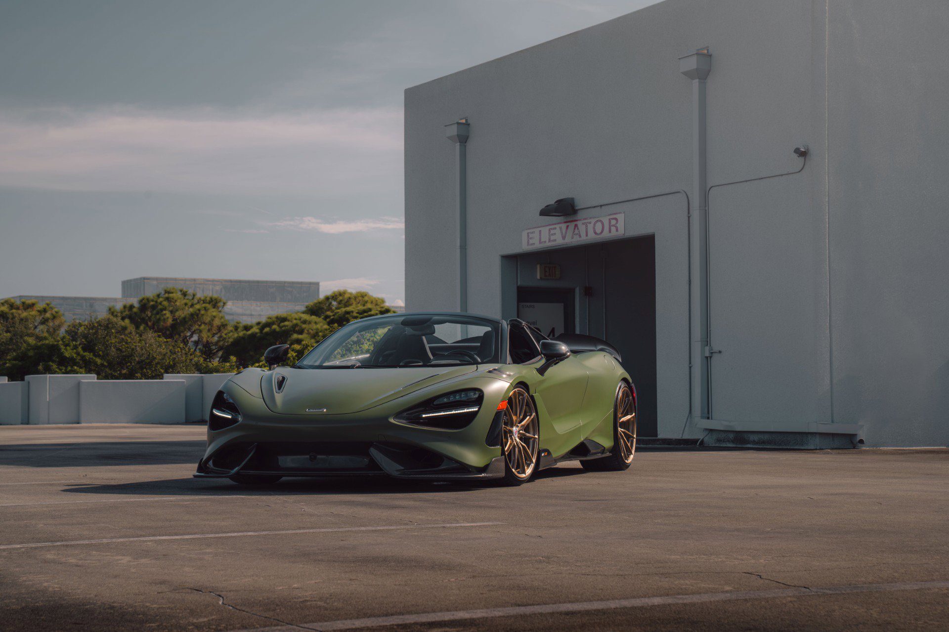 Used 2022 McLaren 765LT image 5