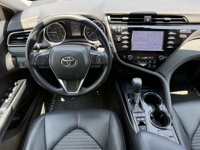 Used 2019 Toyota Camry SE FWD image 11