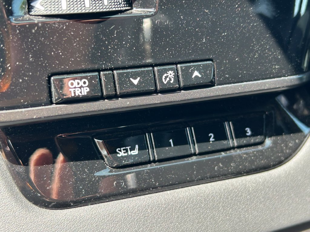 Used 2023 Lexus RX 350 F Sport w/ Accessory Package (Z1) AWD/4WD image 27