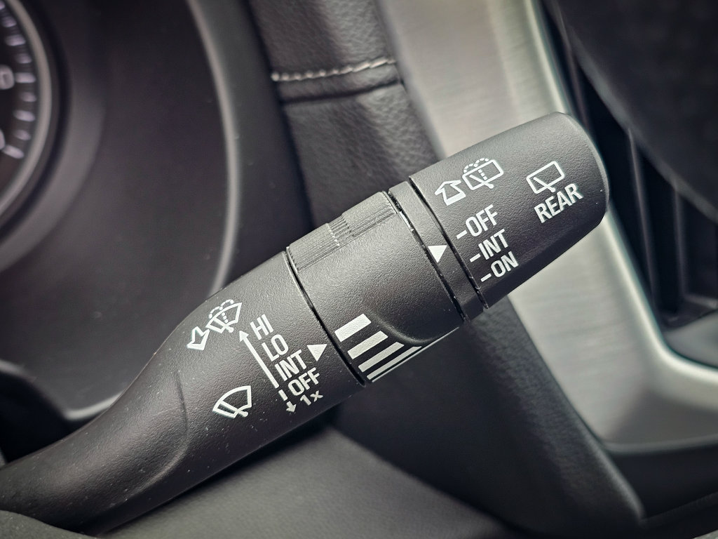Used 2024 GMC Terrain SLE w/ Driver Convenience Package AWD/4WD image 19