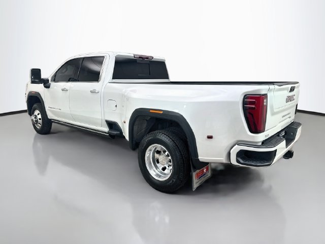 Used 2024 GMC Sierra 3500 Denali w/ Technology Package AWD/4WD image 5