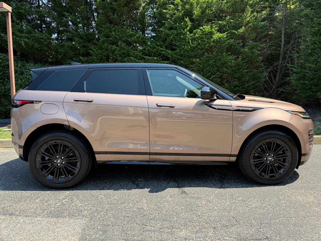 Used 2025 Land Rover Range Rover Evoque Dynamic SE image 7