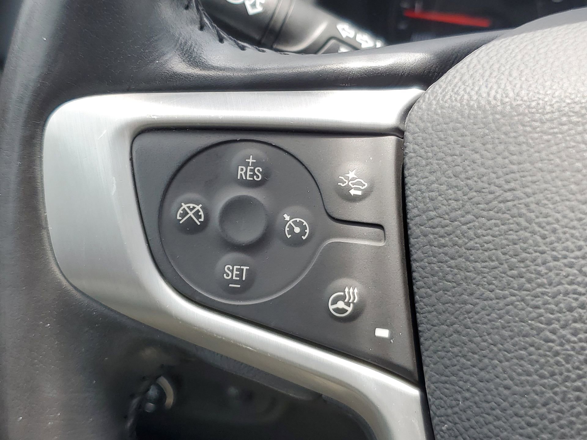 Used 2022 GMC Terrain SLT w/ LPO, Floor Liner Package FWD image 23