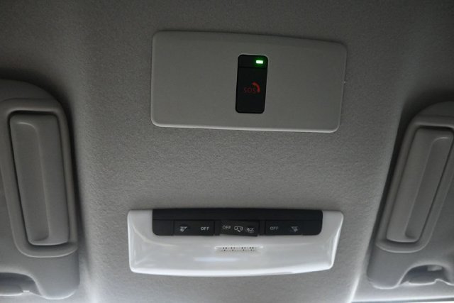 Certified 2025 Nissan Versa SR w/ Trunk Package FWD image 17