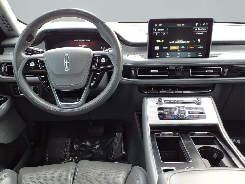 Used 2021 Lincoln Aviator Grand Touring w/ Equipment Group 302A image 4