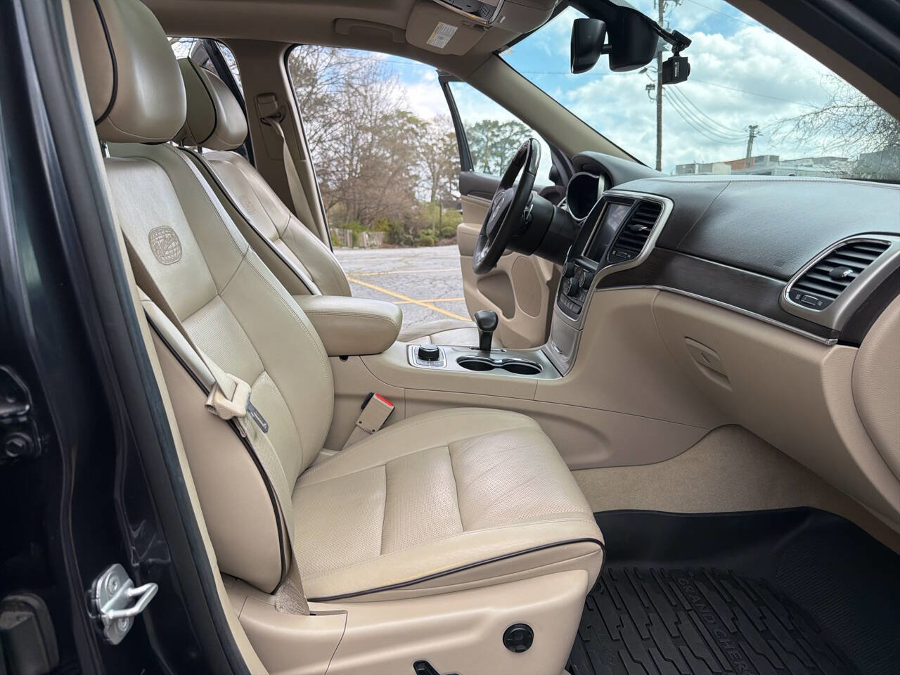 Used 2014 Jeep Grand Cherokee Overland AWD/4WD image 22