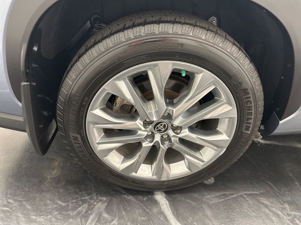 Used 2020 Toyota Highlander Limited image 32