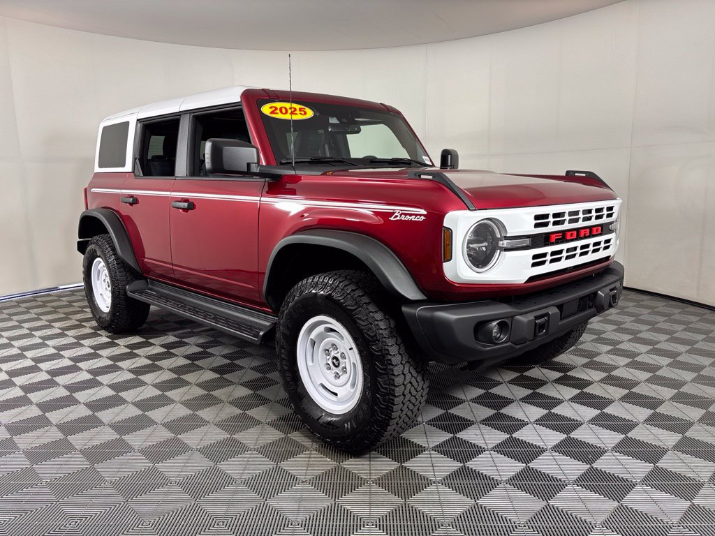 Used 2025 Ford Bronco Heritage Edition AWD/4WD image 18