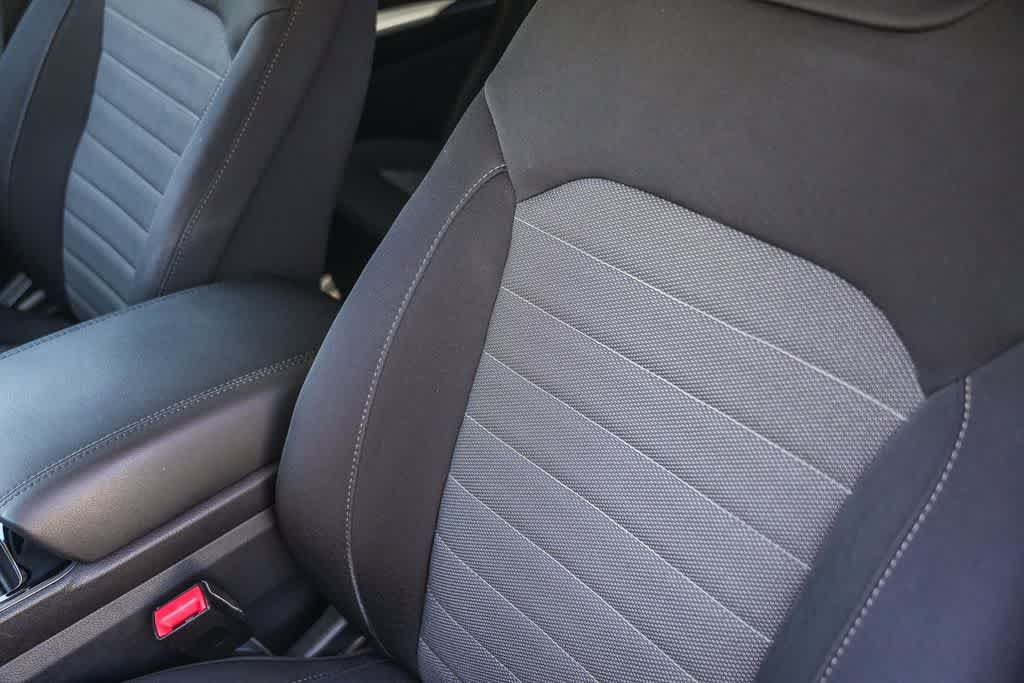 Used 2020 Ford Edge SE FWD image 24