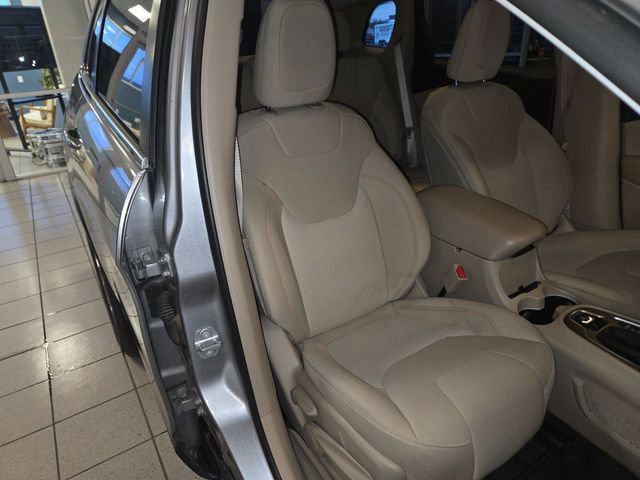 Used 2019 Jeep Cherokee Latitude w/ Popular Appearance Group image 24