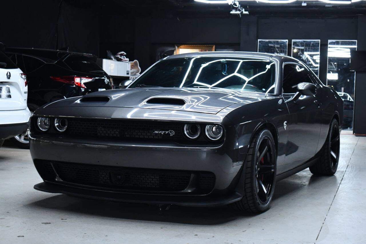 Used 2019 Dodge Challenger SRT Hellcat w/ Alcantara Appearance Package RWD image 6