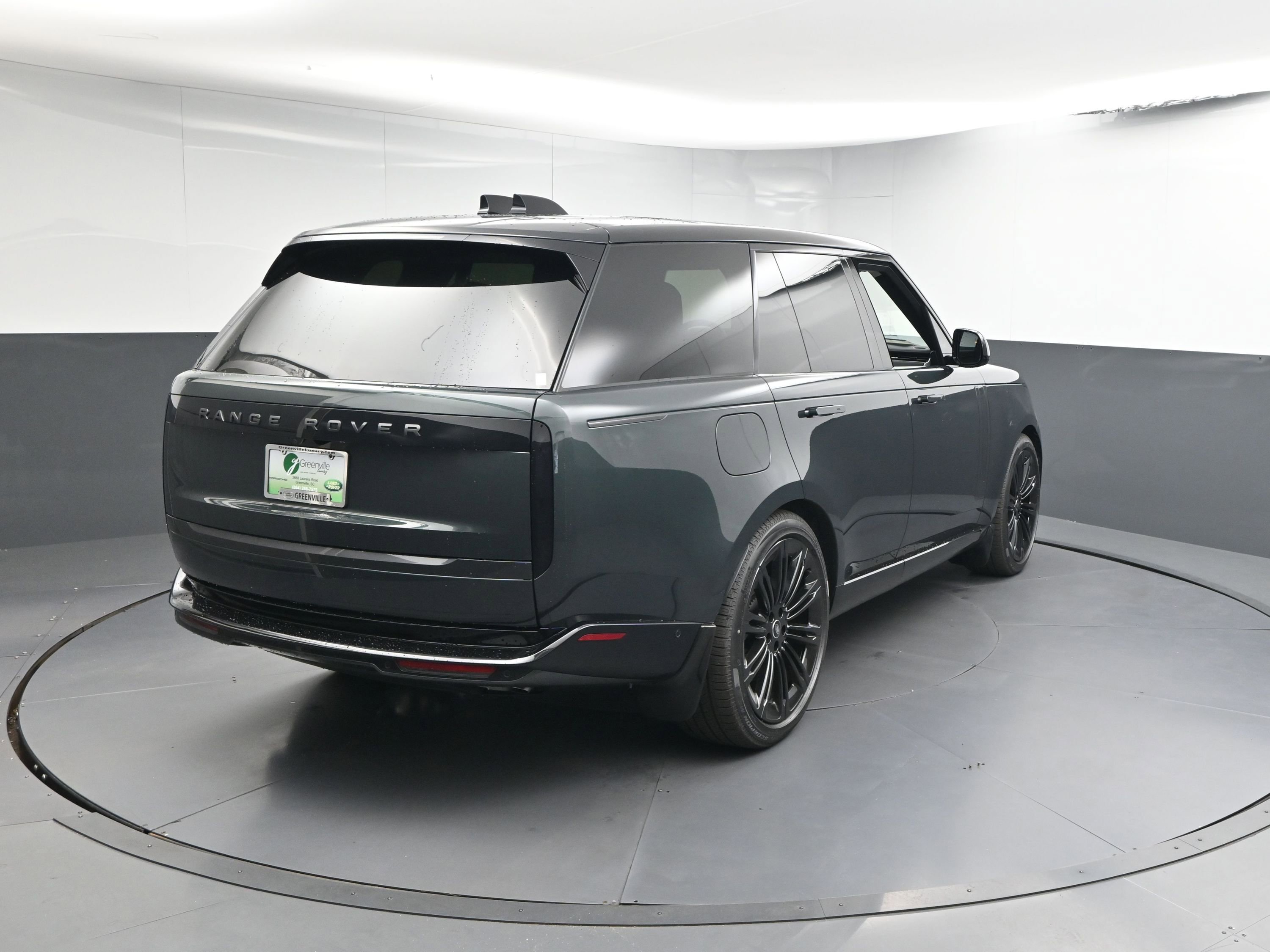 New 2025 Land Rover Range Rover SE image 21