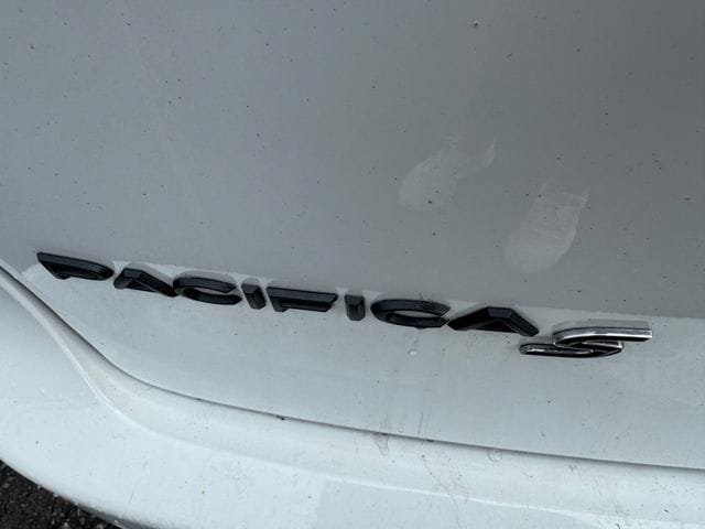 Used 2021 Chrysler Pacifica Touring w/ S Appearance Package FWD image 47