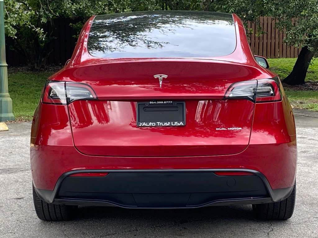 Used 2024 Tesla Model Y Long Range AWD/4WD image 11