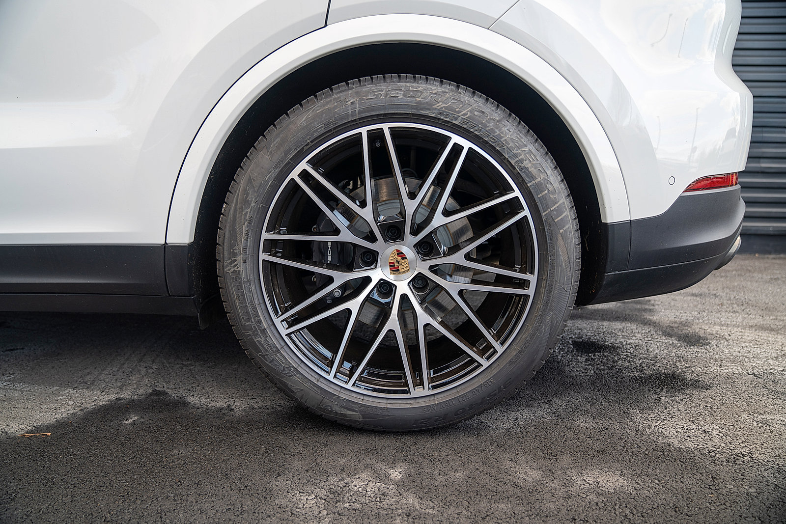 Certified 2025 Porsche Cayenne Coupe image 27