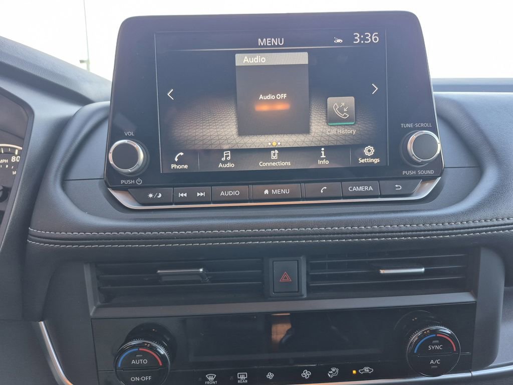 Used 2024 Nissan Rogue SV image 9