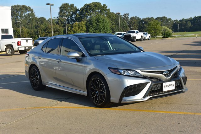 Used 2024 Toyota Camry XSE image 3
