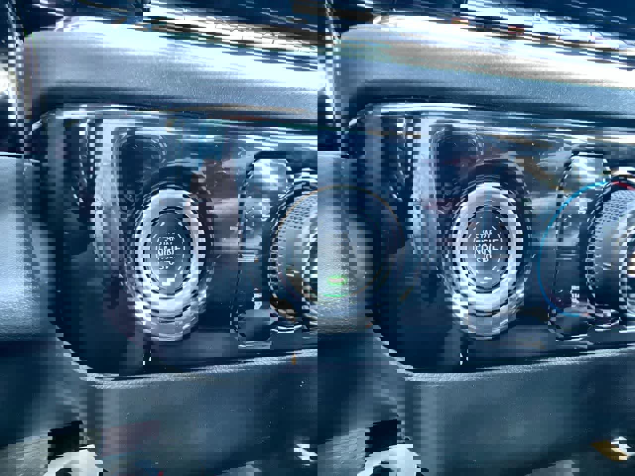 Used 2024 Chevrolet Silverado 1500 RST w/ Z71 Off-Road Package image 16