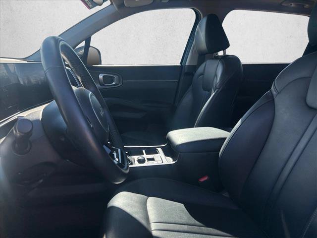 Used 2024 Kia Sorento S w/ Panoramic Sunroof Package FWD image 16