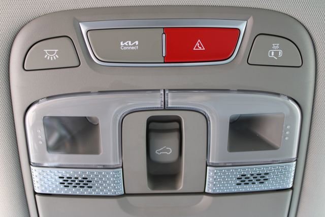 Used 2025 Kia Telluride S FWD image 30