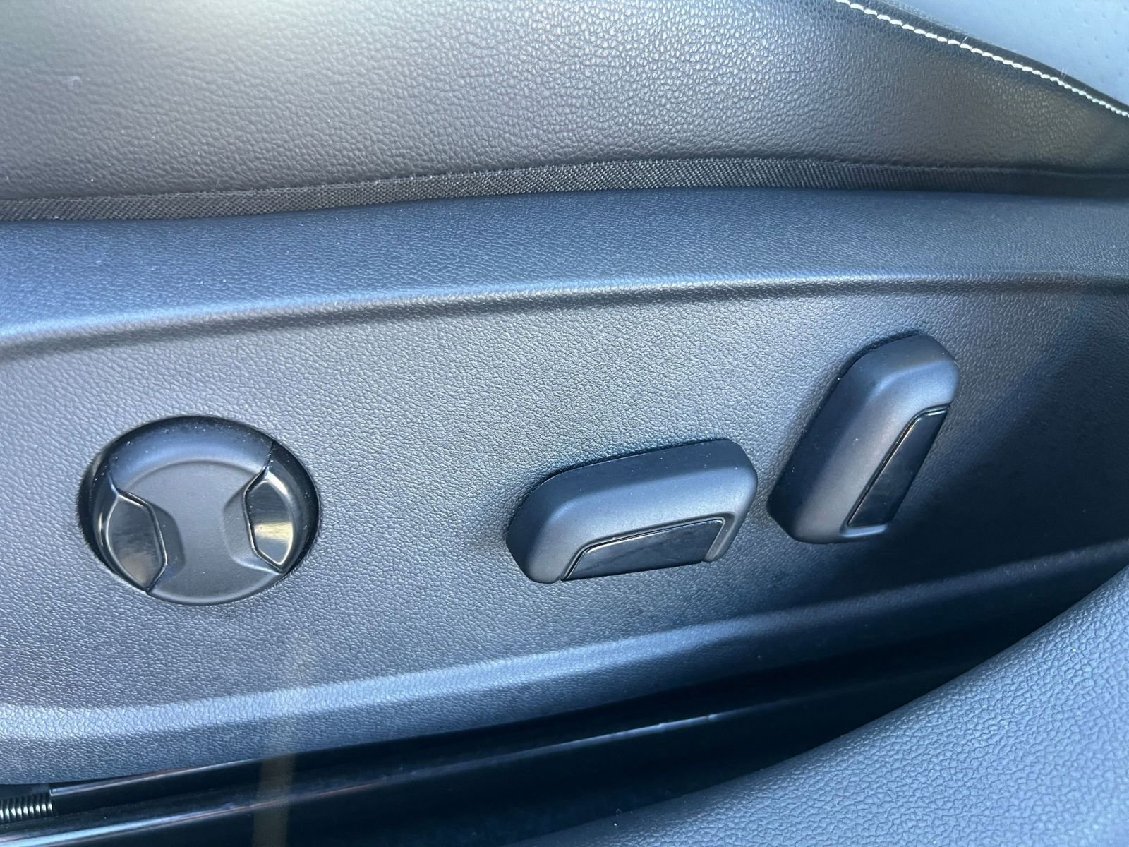 Used 2025 Volkswagen Jetta SE image 23