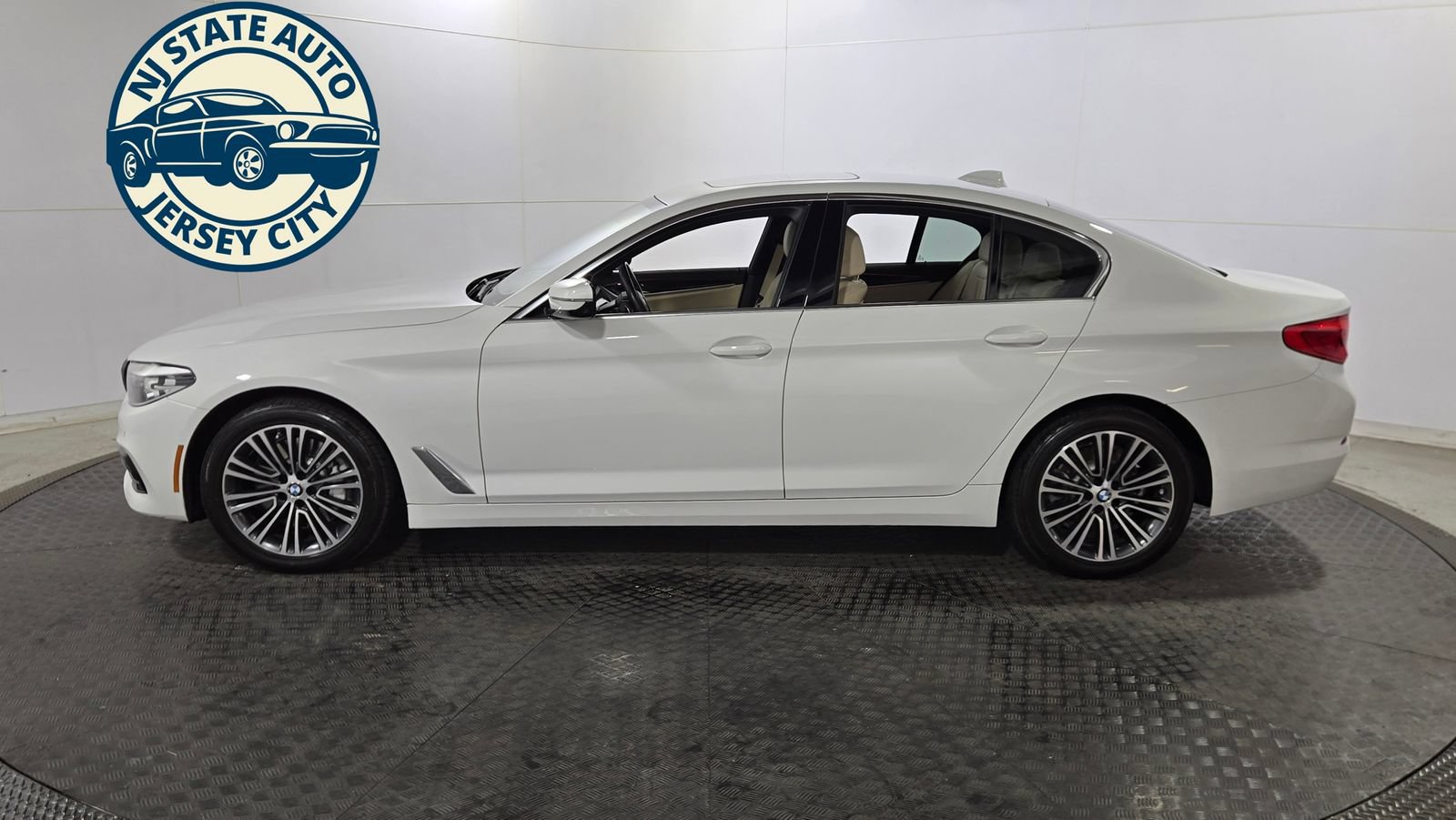 Used 2020 BMW 530i w/ Convenience Package RWD image 11