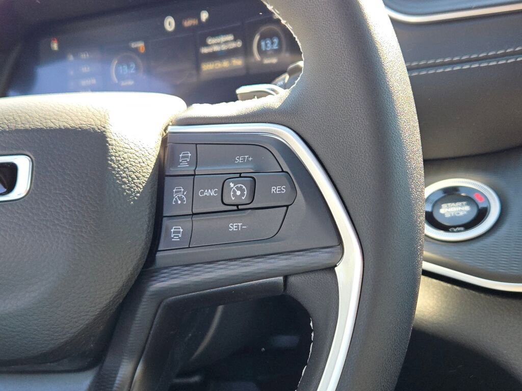 New 2025 Jeep Grand Cherokee L Altitude image 34