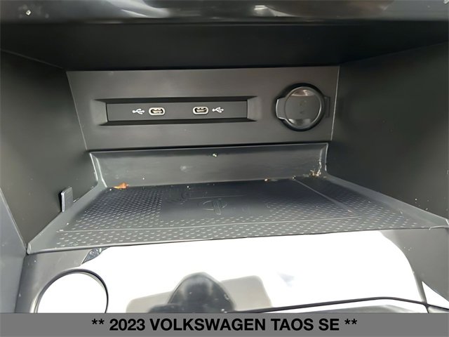 Used 2023 Volkswagen Taos SE w/ Panoramic Sunroof Package image 32
