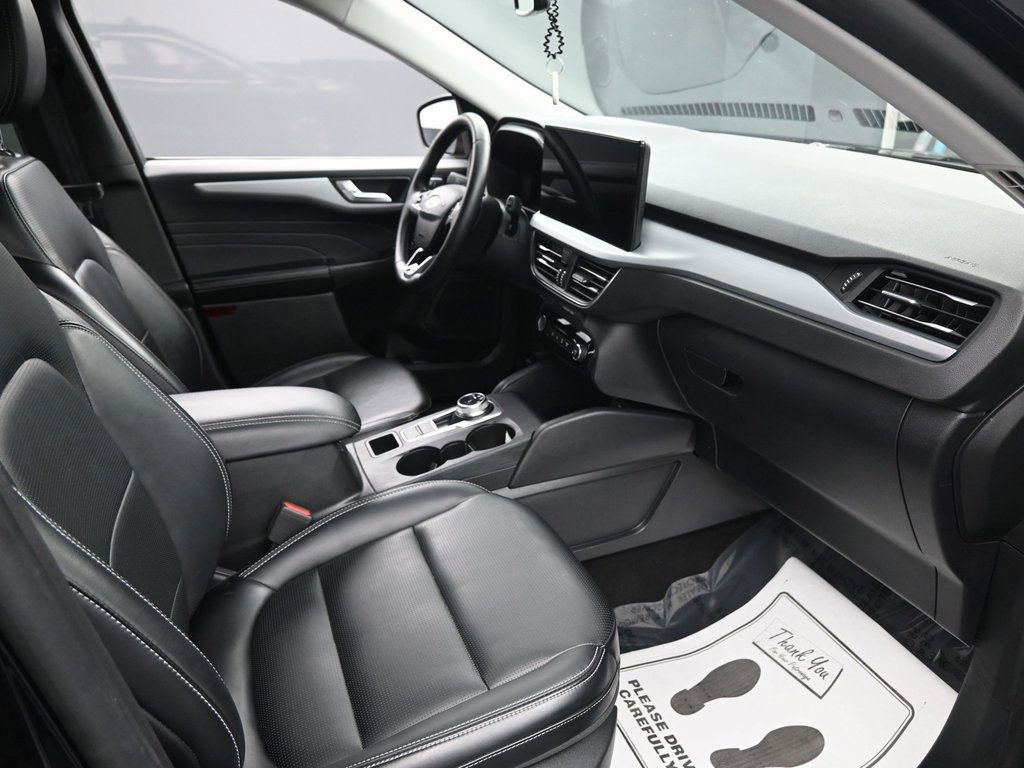 Used 2025 Ford Escape Platinum image 31