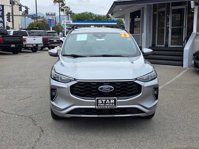 Used 2023 Ford Escape ST-Line Elite image 2
