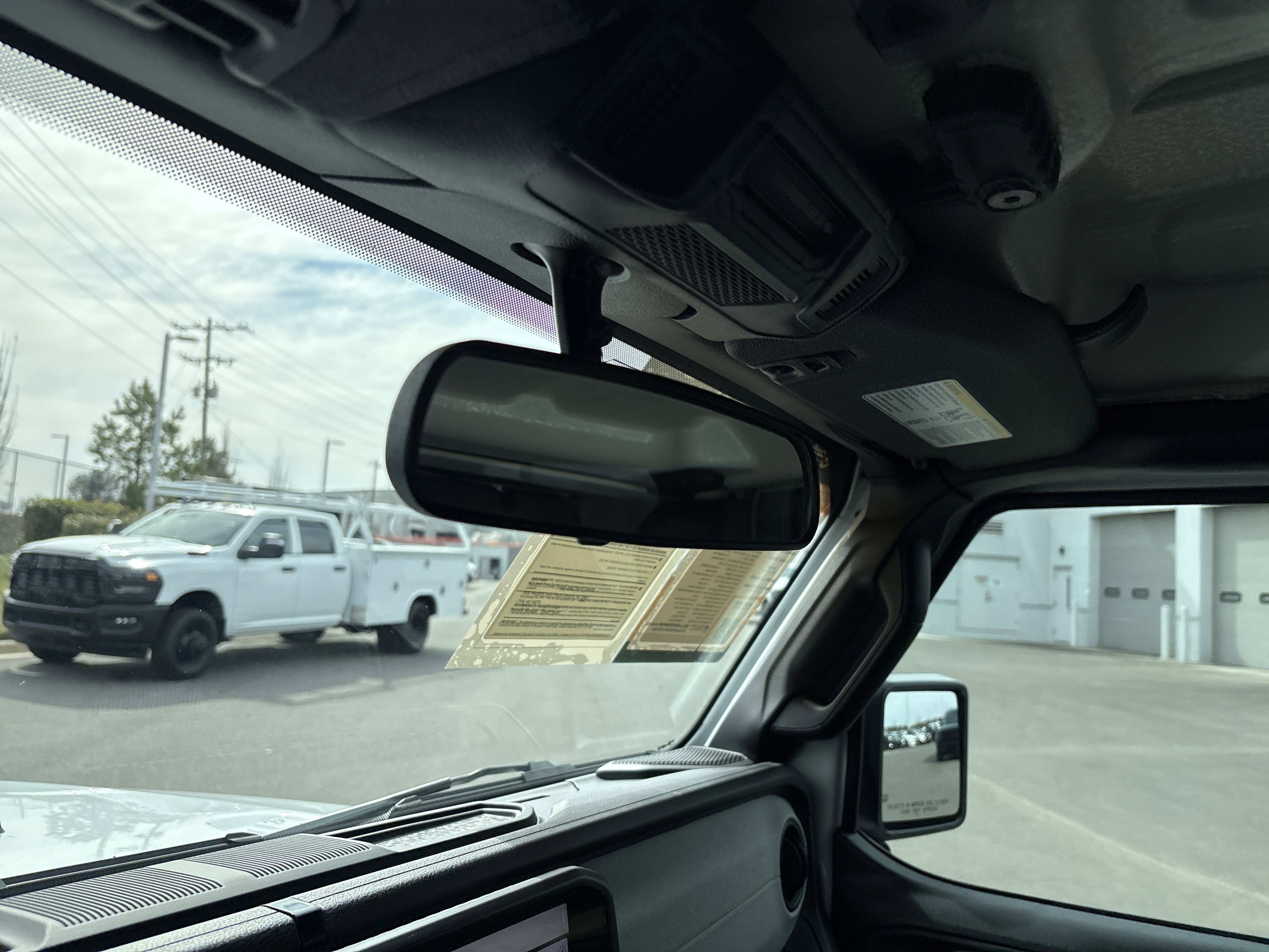 Certified 2025 Jeep Gladiator Nighthawk image 28