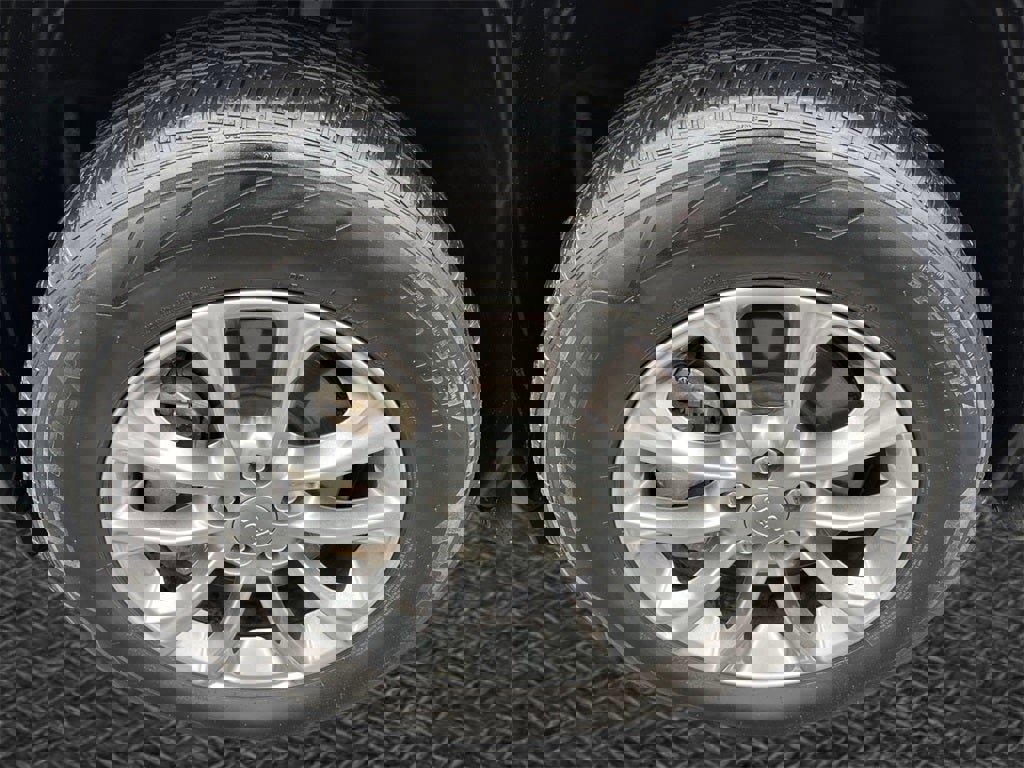 Used 2021 Jeep Cherokee Latitude Lux w/ Comfort/Convenience Group image 11