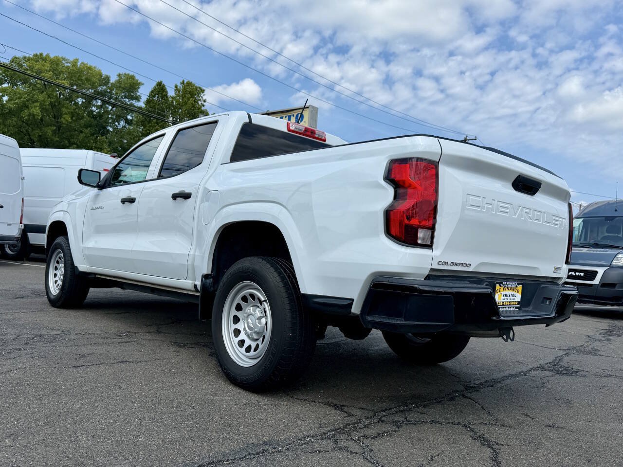 Used 2023 Chevrolet Colorado W/T RWD image 4
