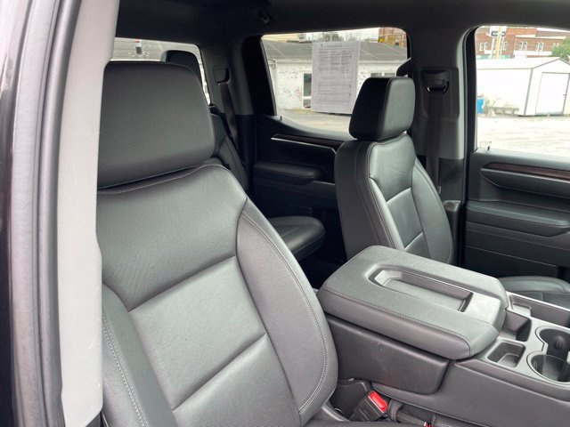 Used 2025 GMC Sierra 1500 SLT AWD/4WD image 33