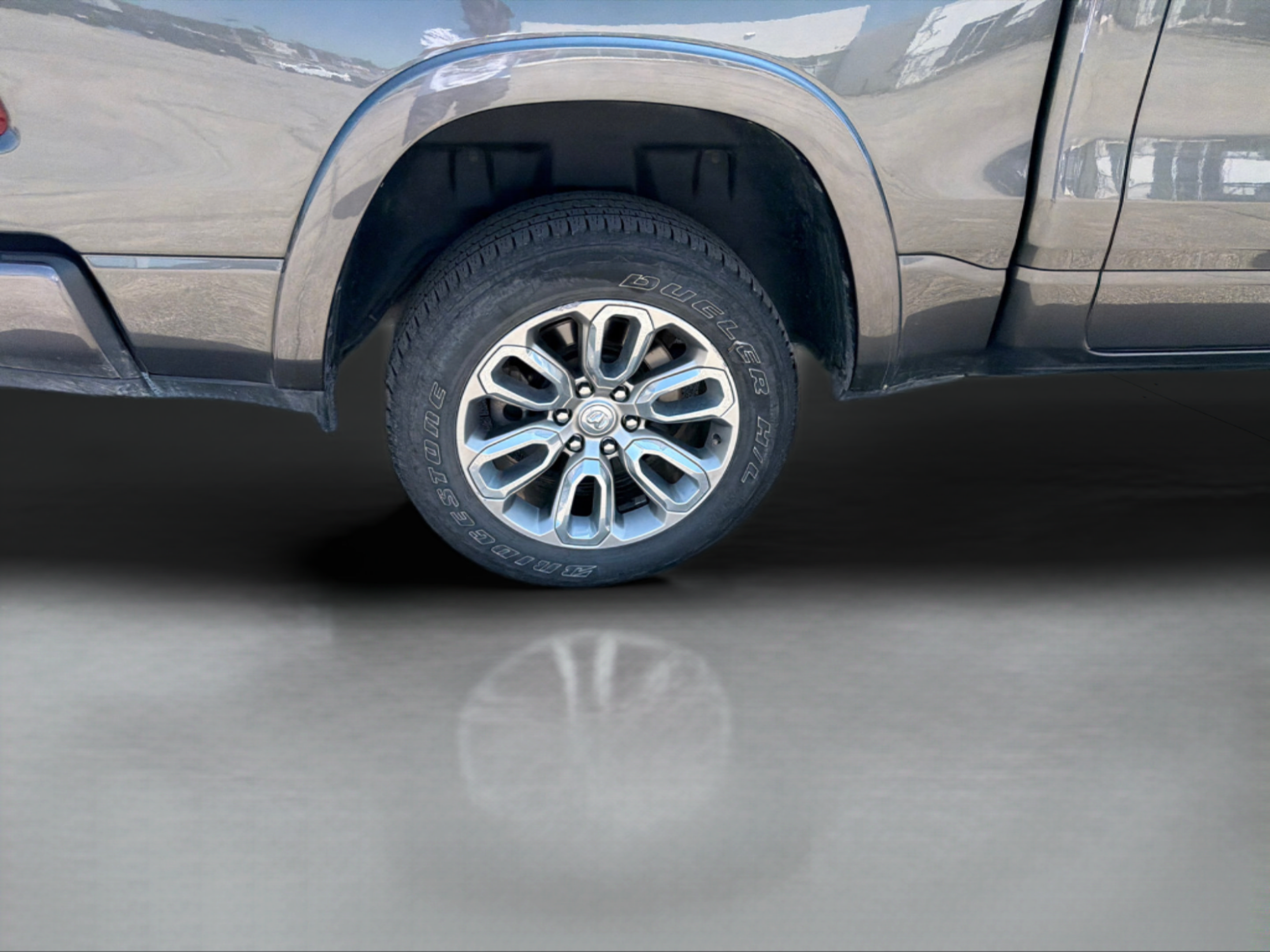 Used 2022 RAM 1500 Laramie w/ Sport Appearance Package AWD/4WD image 10