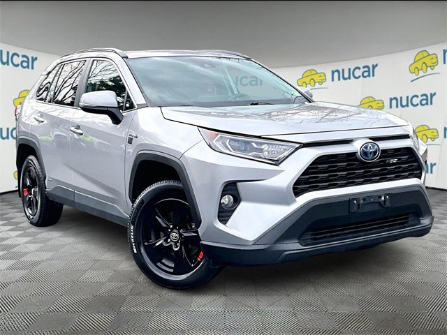 Used 2019 Toyota RAV4 XLE image 1