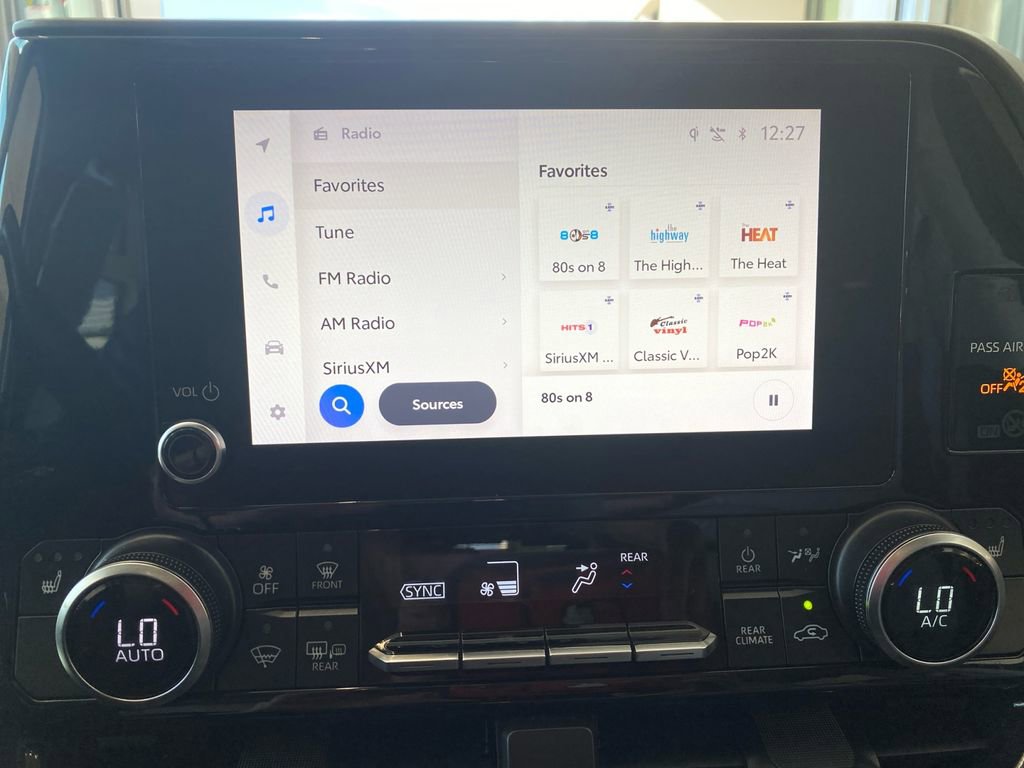 Used 2023 Toyota Highlander XLE image 11