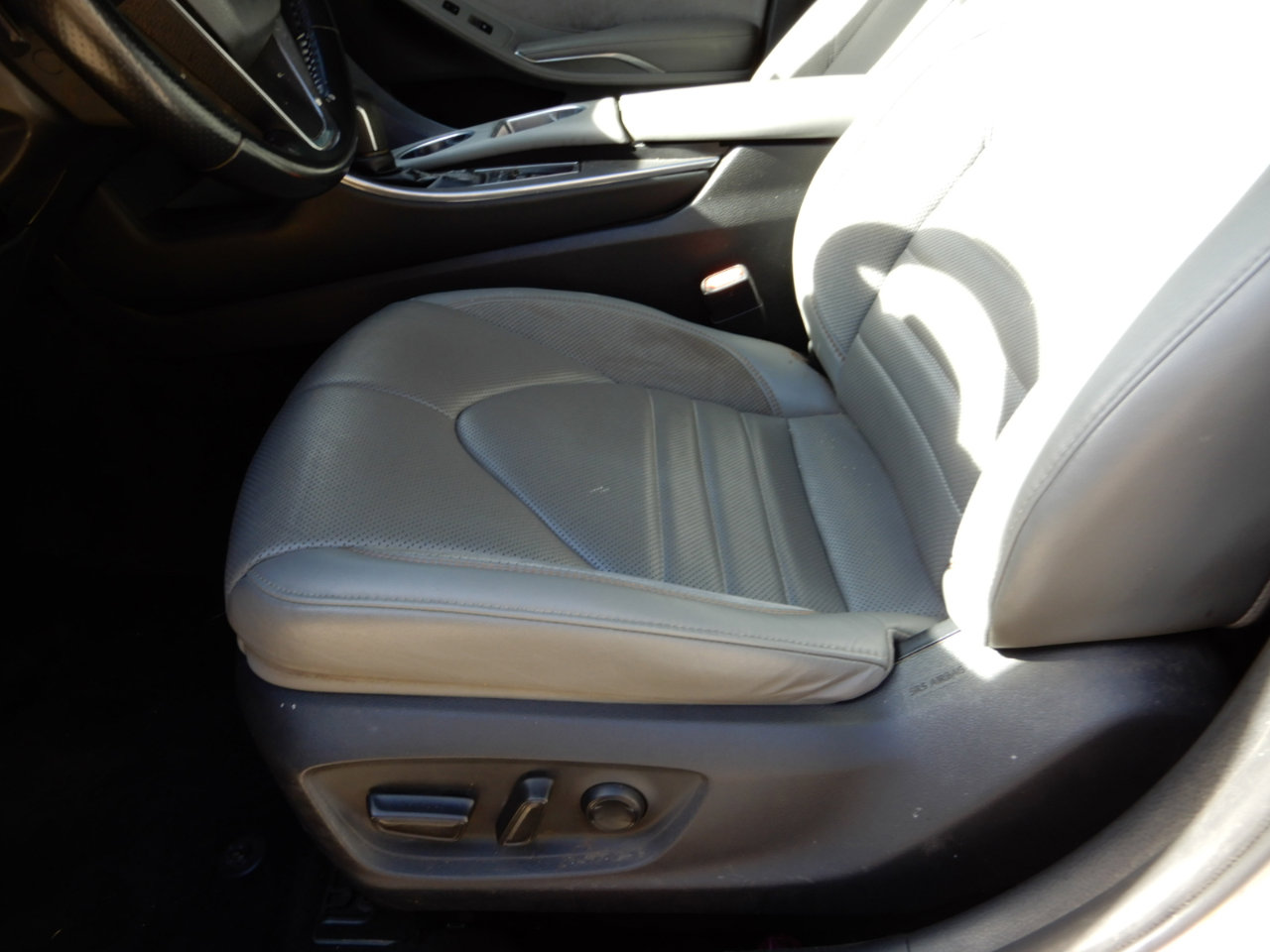 Used 2019 Toyota Avalon XSE w/ Carpet Mat Package image 11