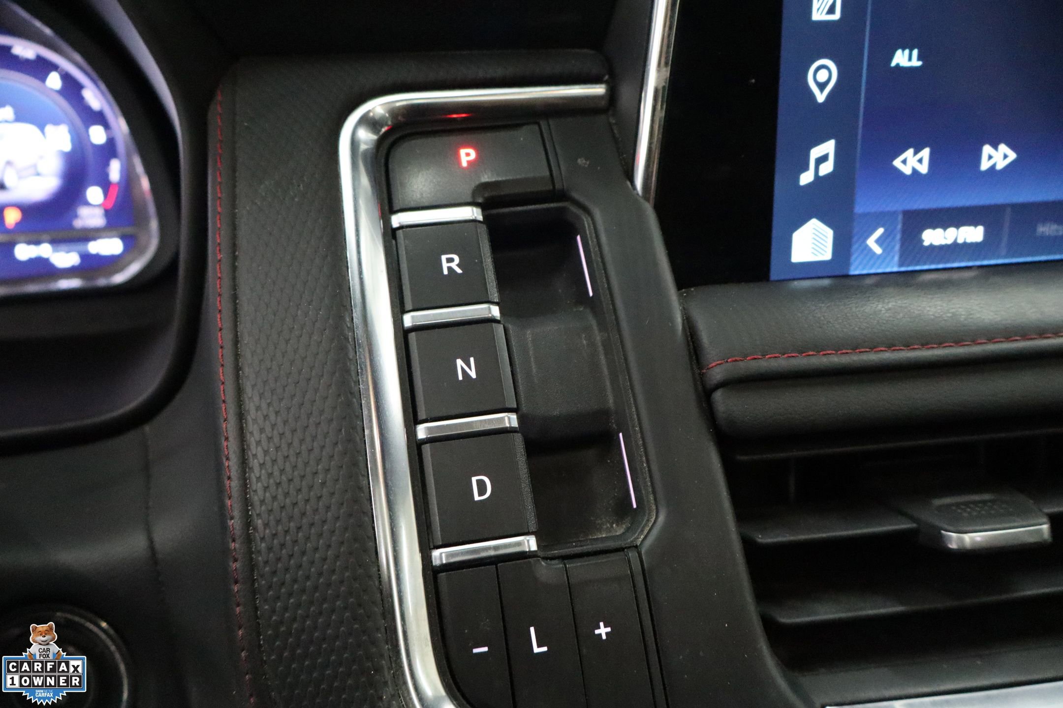 Used 2023 Chevrolet Suburban RST w/ Luxury Package image 19