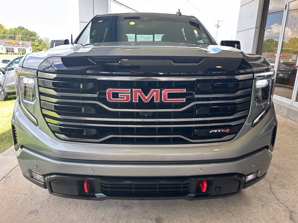 Used 2025 GMC Sierra 1500 AT4 w/ AT4 Premium Package AWD/4WD image 3