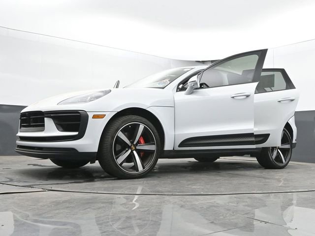 Used 2023 Porsche Macan S AWD/4WD image 67